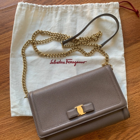 Ferragamo Vera Bow Crossbody in Saffiano - Picture 10 of 10